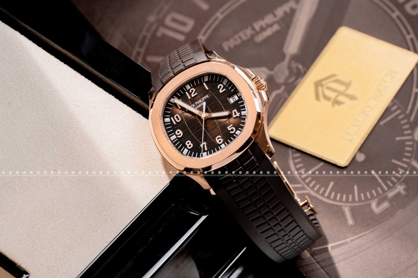 WHITE TIMEPIECES