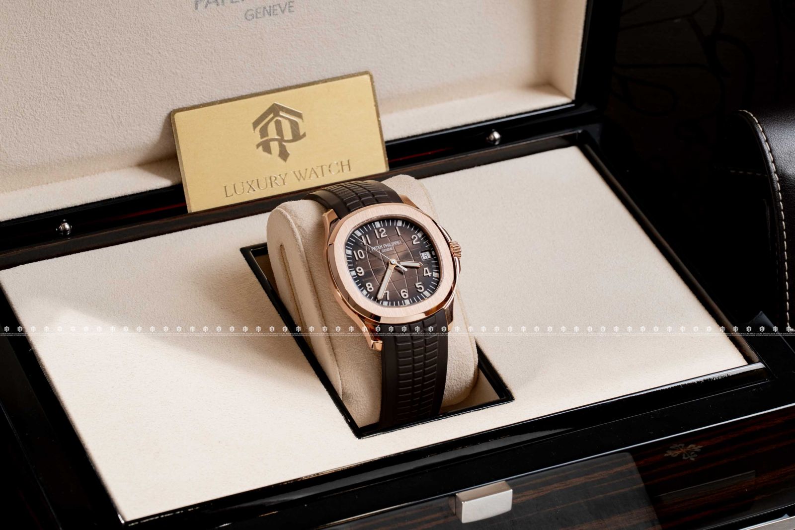 WHITE TIMEPIECES